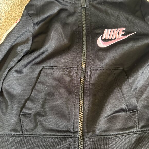 Nike Track Suit Sweater & Pants  Black Pink 2T Toddler Girls Hearts - Picture 3 of 9
